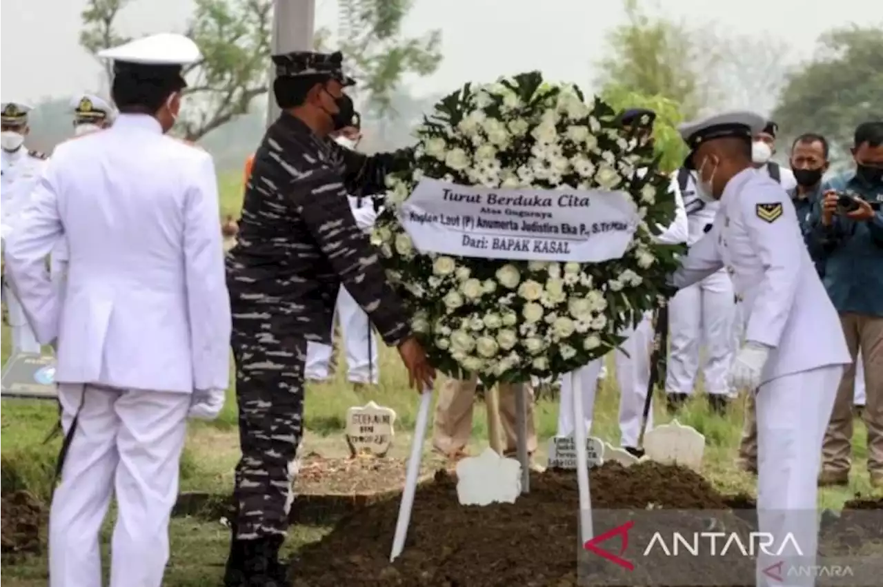 Sepekan, pesawat Bonanza jatuh hingga penganiayaan santri Gontor