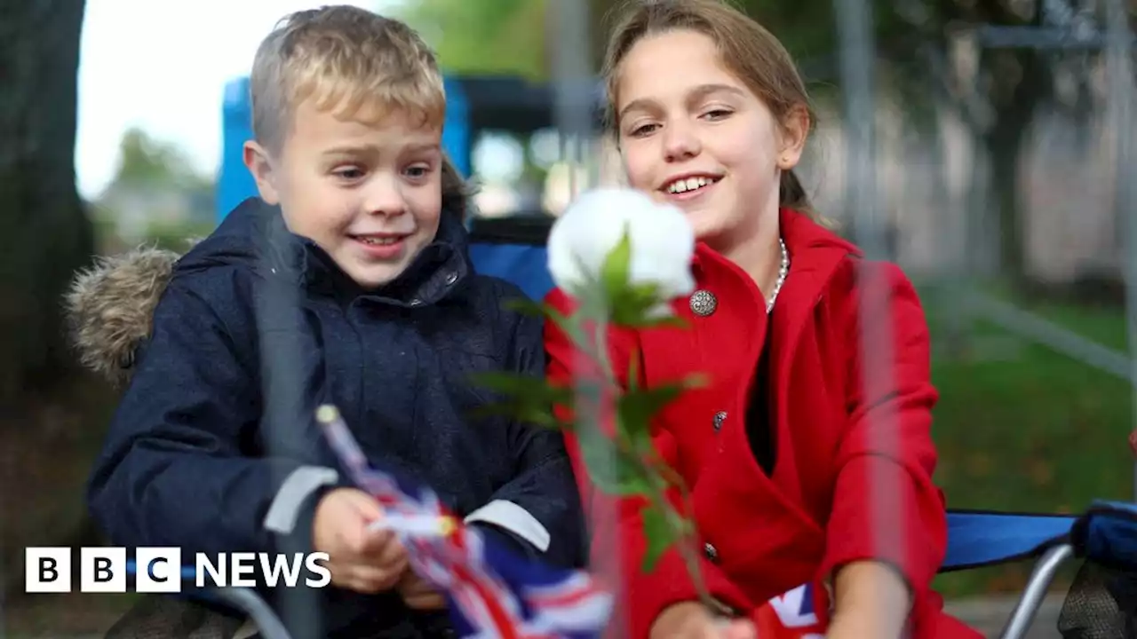 'You can feel the emotion' as Queen makes final Scottish journey