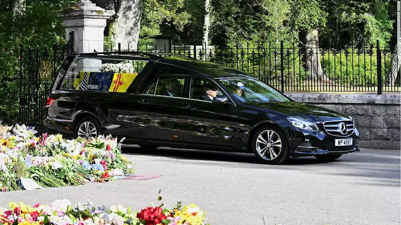 Live updates: Queen Elizabeth begins final journey through Scotland