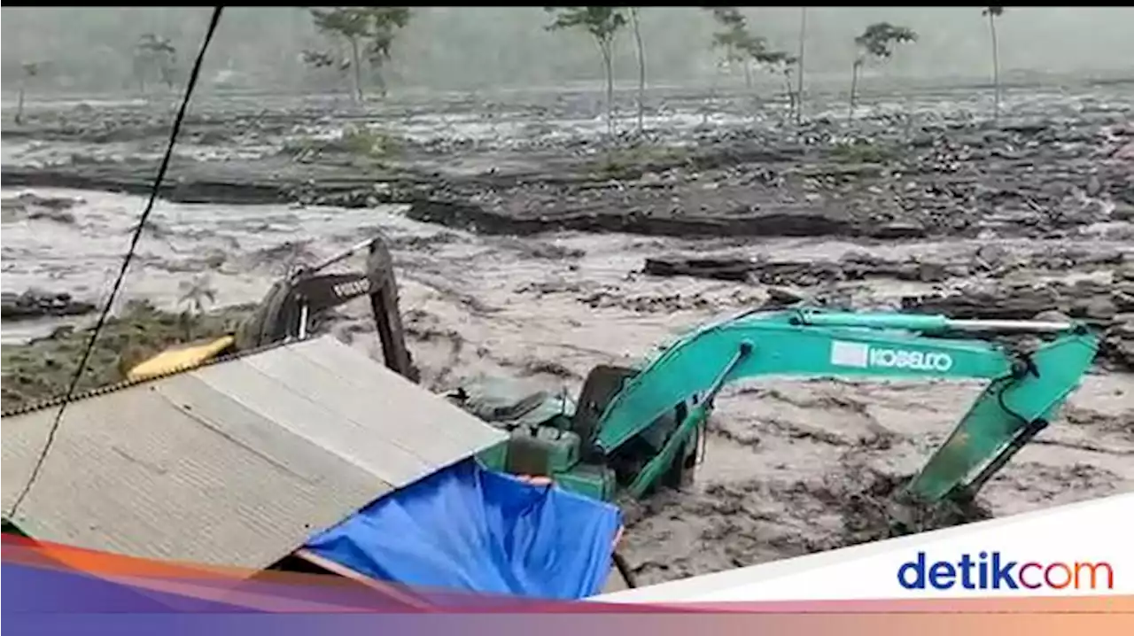 Banjir Lahar Gunung Semeru, 2 Alat Berat Terjebak di Sungai Leprak