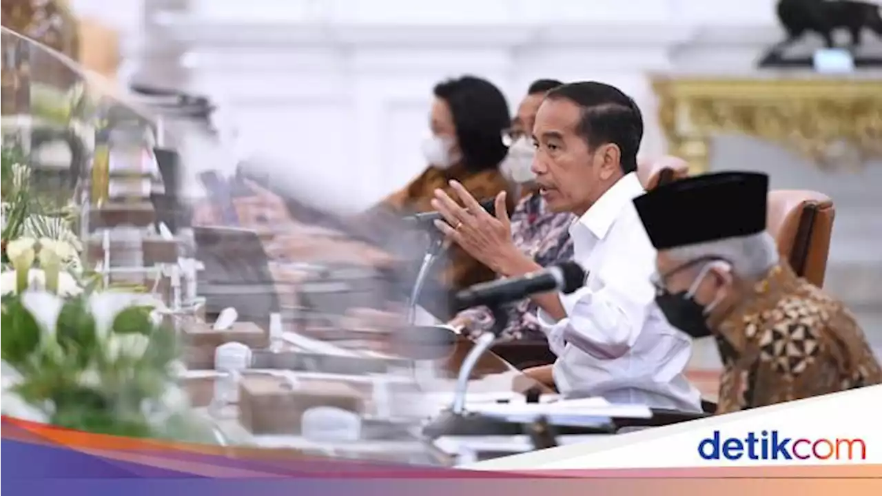 Buntut Panjang Gaya Lama Imigrasi yang Kini Kena Jewer Jokowi