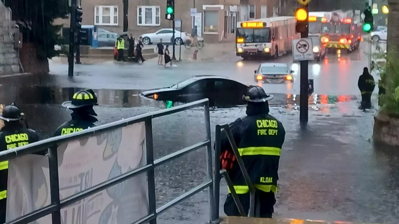 Severe flooding on Chicago's North Side, video shows cars submerged