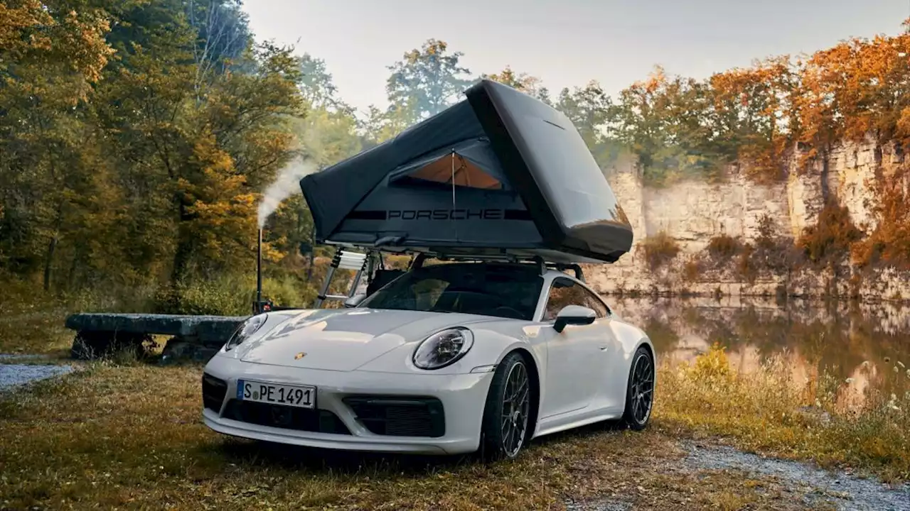 In campeggio con la 911: ecco la tenda da tetto Porsche