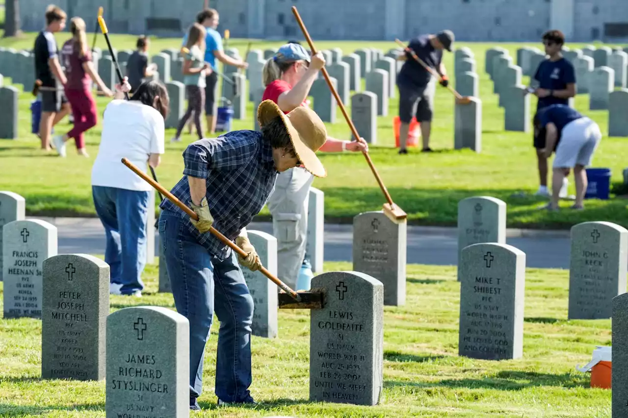 On 9/11 anniversary, Houstonians participate in ‘Day of Service’ as a somber reminder