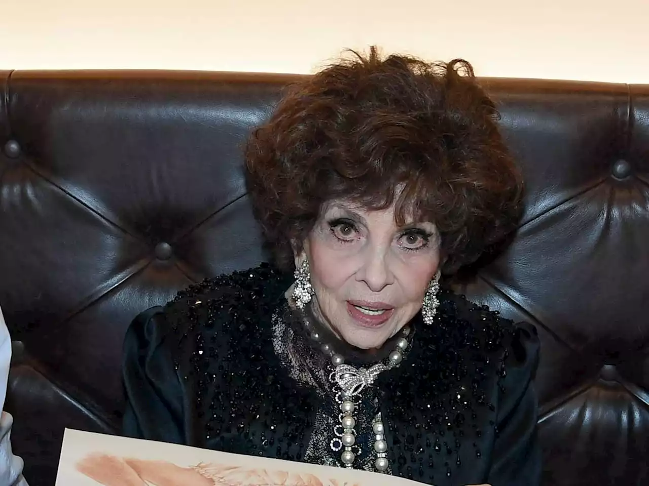 Frattura al femore: Gina Lollobrigida ricoverata in ospedale