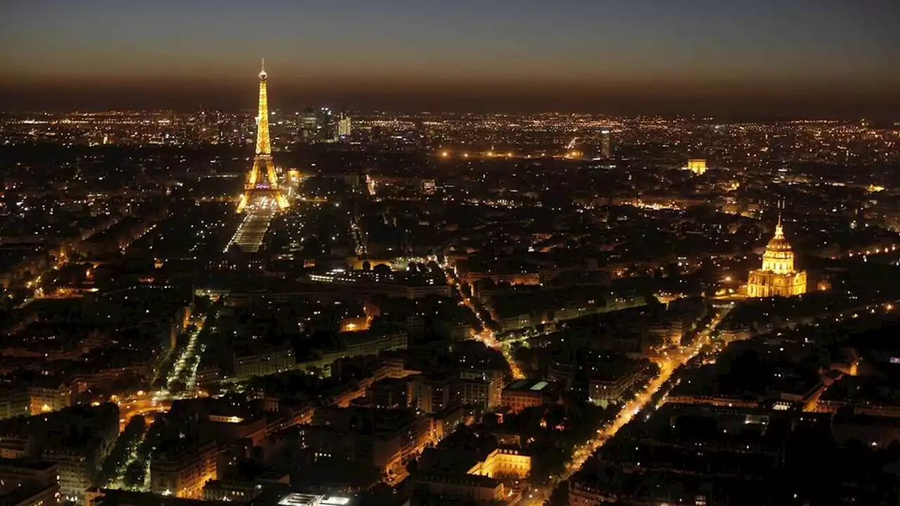 La tour Eiffel bientôt éteinte plus tôt pour faire des économies d’énergie