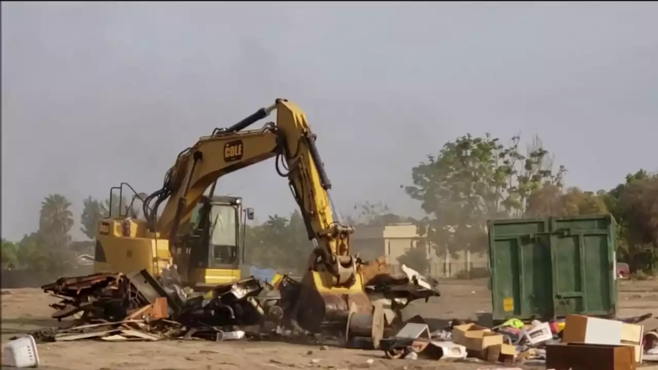 San Jose Resumes Homeless Encampment Cleanup Near Airport