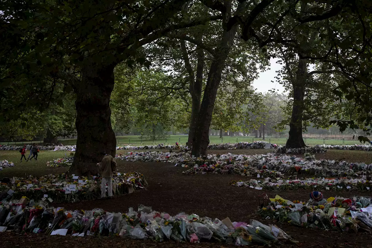 Queen Elizabeth II's Coffin to Begin Route to London