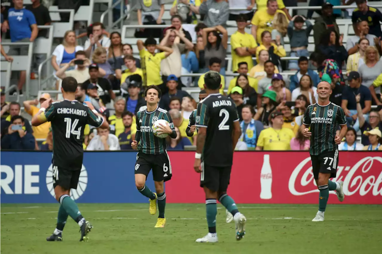 Mukhtar Scores MLS-High 22nd Goal, Galaxy Ties Nashville 1-1