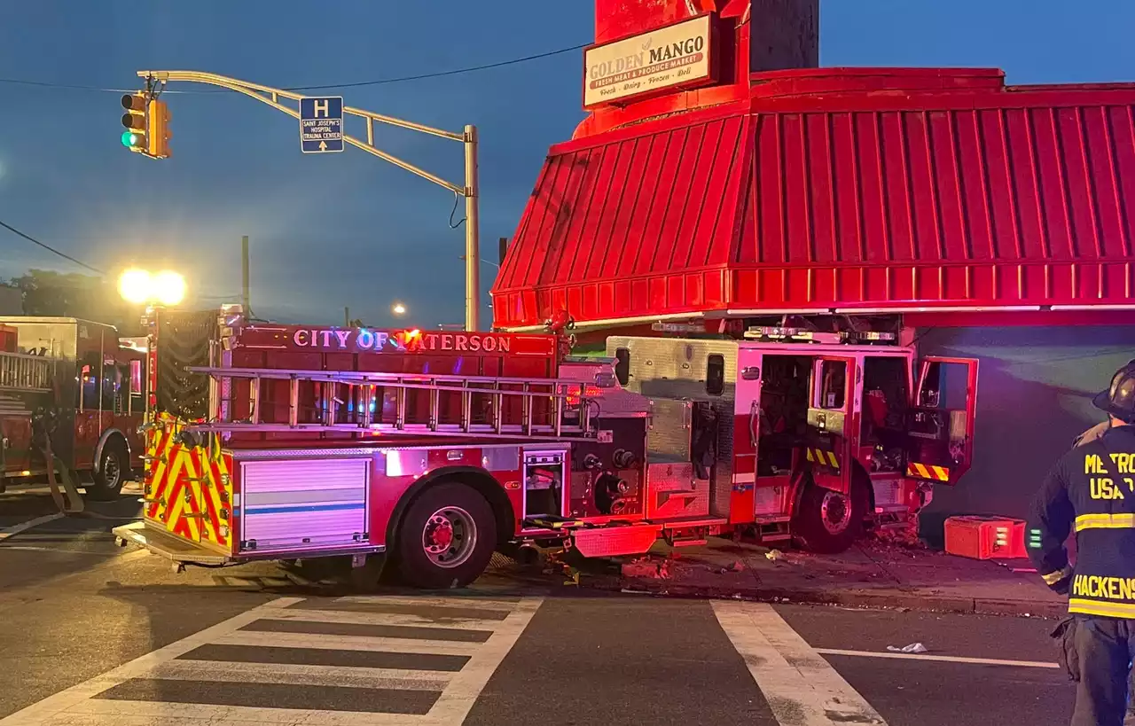 8 N.J. firefighters injured when 2 fire trucks collide responding to call