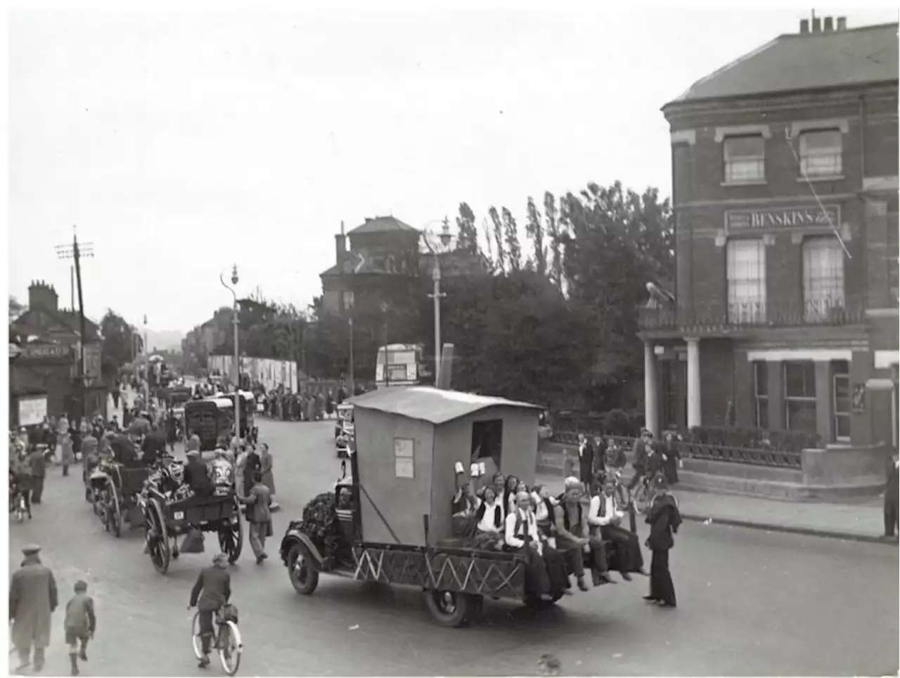 Can you shed light on this mystery parade in Watford?