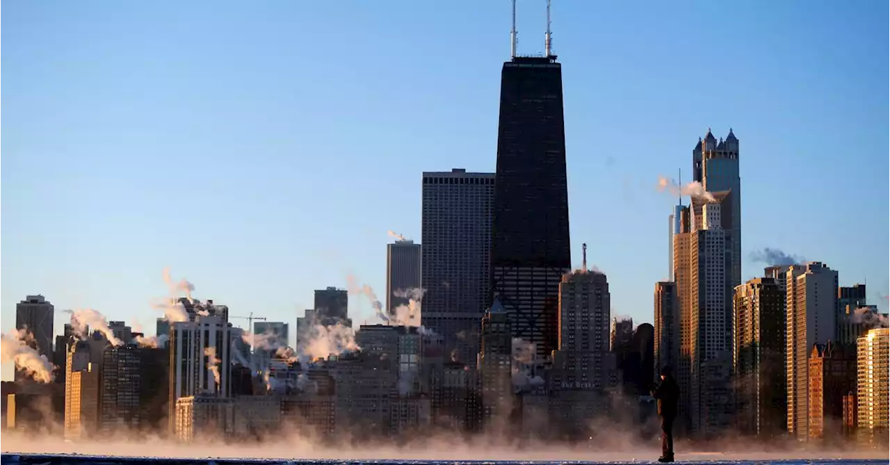 Flash floods hit Chicago metro area, stranding cars