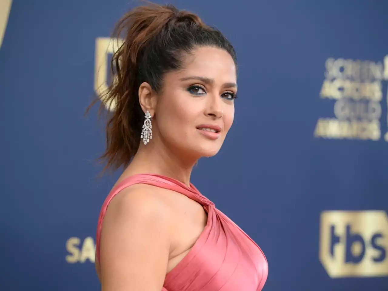 Salma Hayek’s Iconic Pout Is Thanks to This Hydrating $20 Lipstick That Customers Call Their ‘Ride or Die’