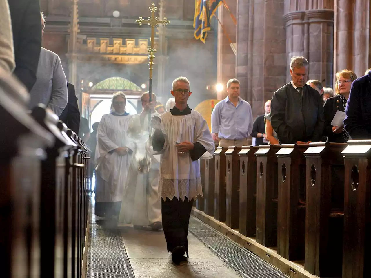 Shrewsbury Abbey provides perfect backdrop for special service for the Queen