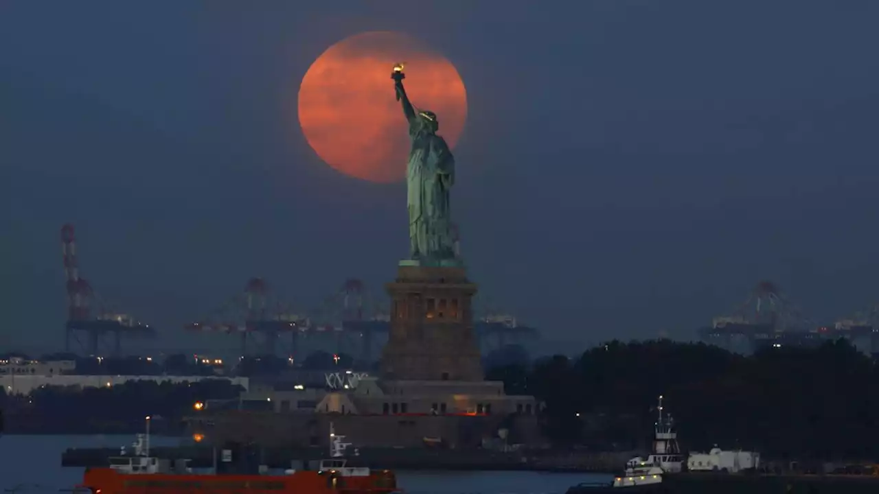 Harvest Moon 2022: September's full moon thrills stargazers around the world (photos)