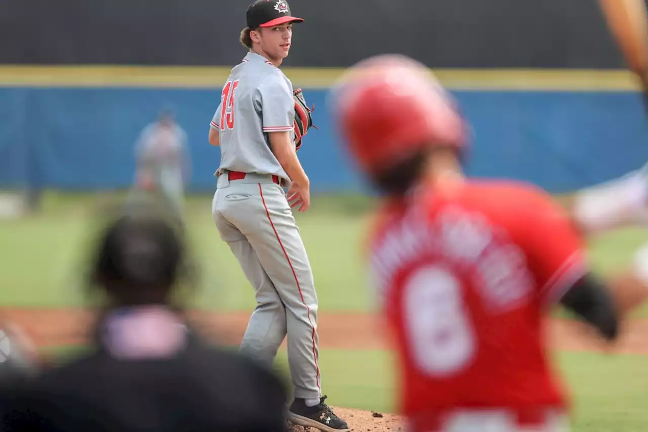 Pineau takes loss after error leads to pair of unearned runs