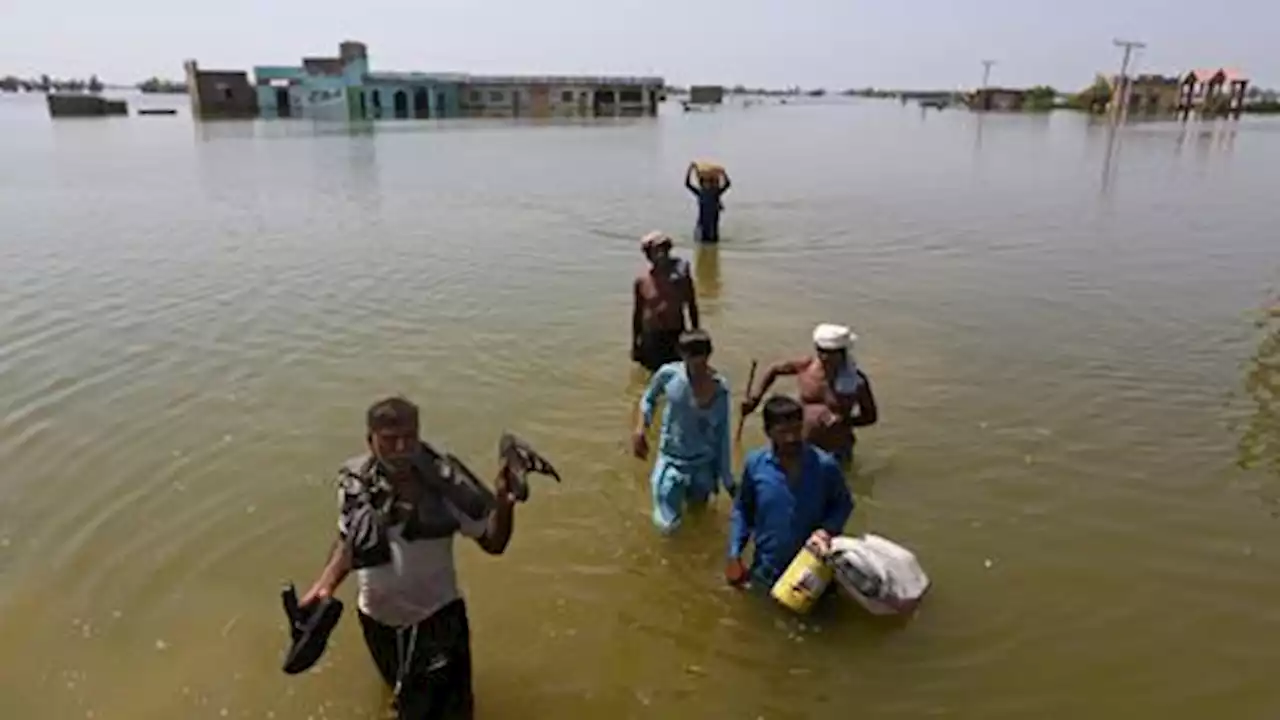 Fresh displacement triggered by flooding in southern Pakistan