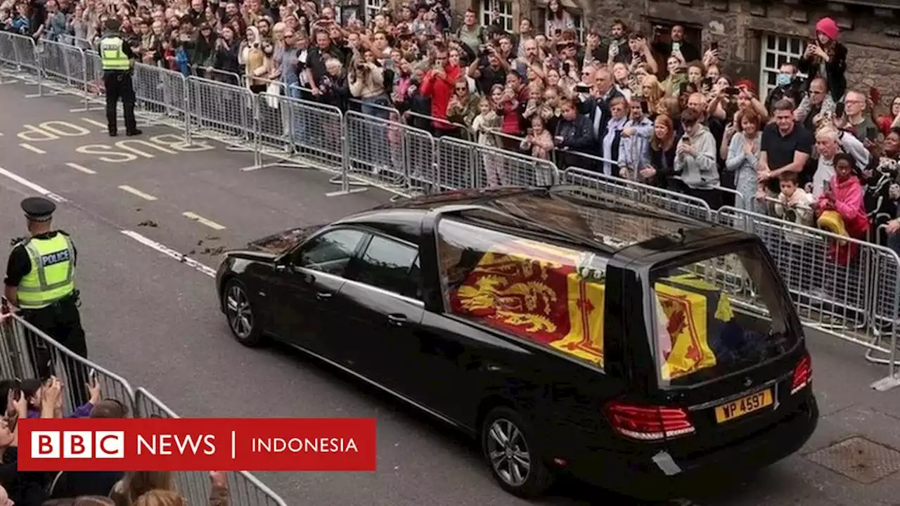 Inggris berduka atas mangkatnya Ratu Elizabeth II: Warga menunggu berjam-jam untuk melihat prosesi mobil jenazah - BBC News Indonesia