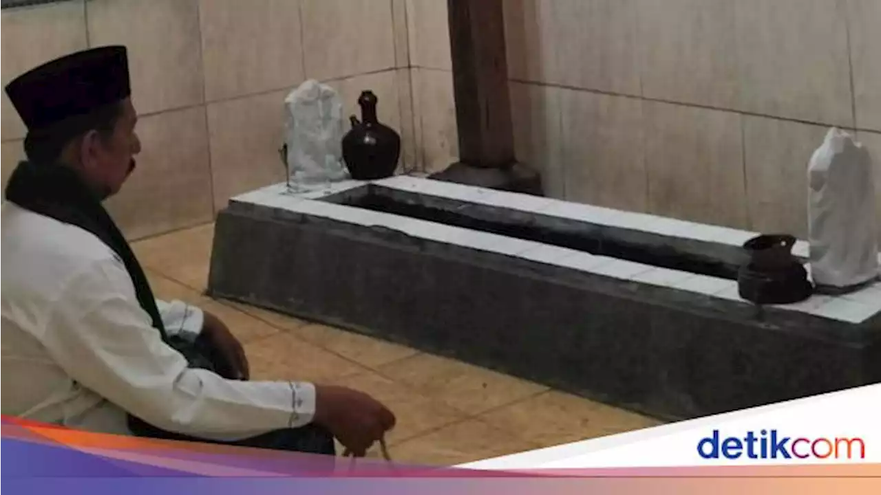 Siapa Sosok Mbah Kapiludin yang Makamnya Terletak di Gang Dolly