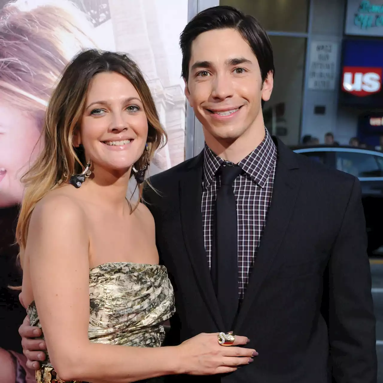 Drew Barrymore Breaks Down in Tears During Emotional Reunion With Ex Justin Long - E! Online