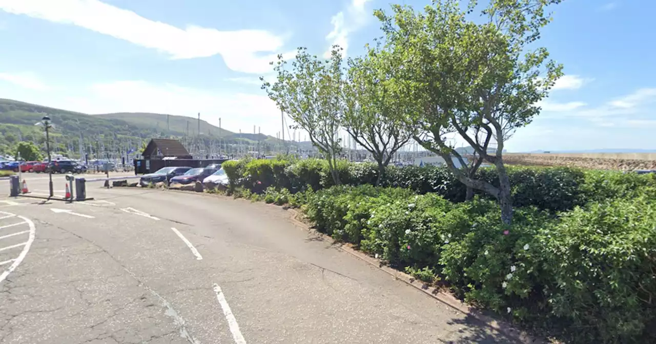 Two arrested as bomb disposal experts race to Largs marina after suspicious 'item' reported