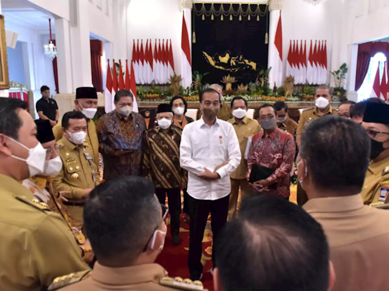 Imbas Kenaikan BBM, Jokowi Minta Pemda Gunakan APBD Buat Bansos