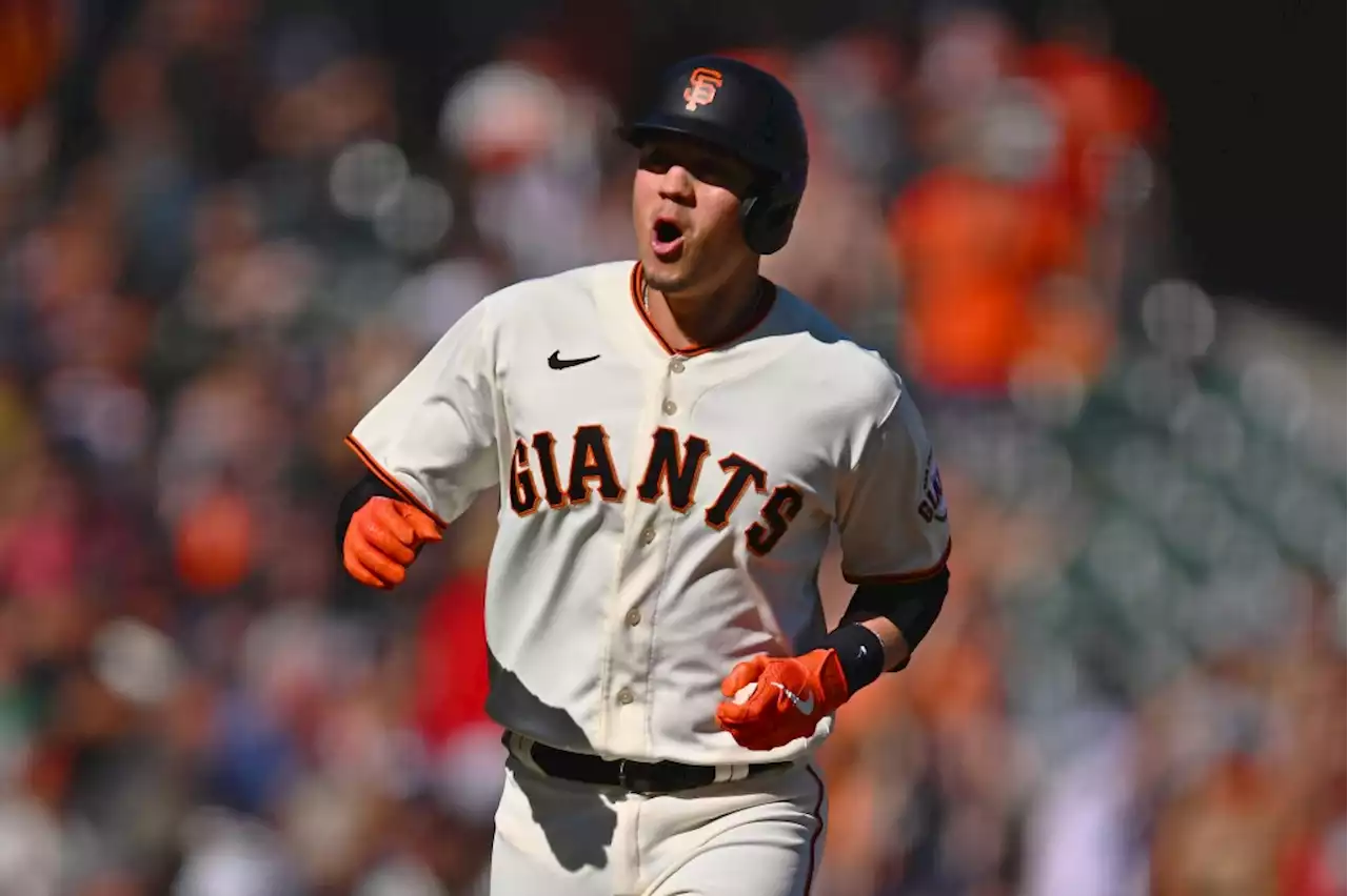 SF Giants, Wilmer Flores agree to contract extension: report