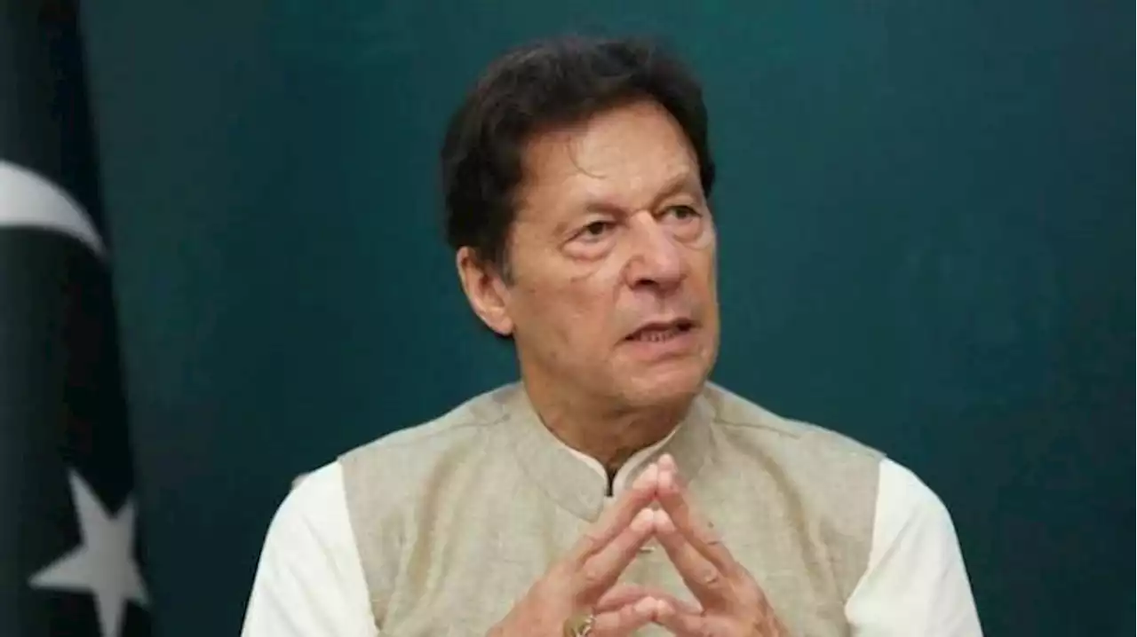 عمران خان کی جنرل قمر جاوید باجوہ کو عہدے پر توسیع دینے کی تجویز