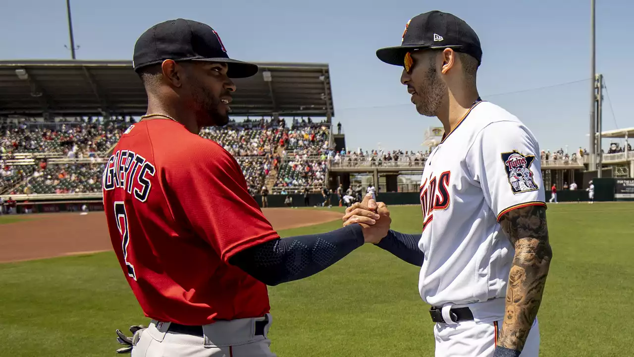 Cubs' David Ross Makes Case for Signing SS Despite Nico Hoerner