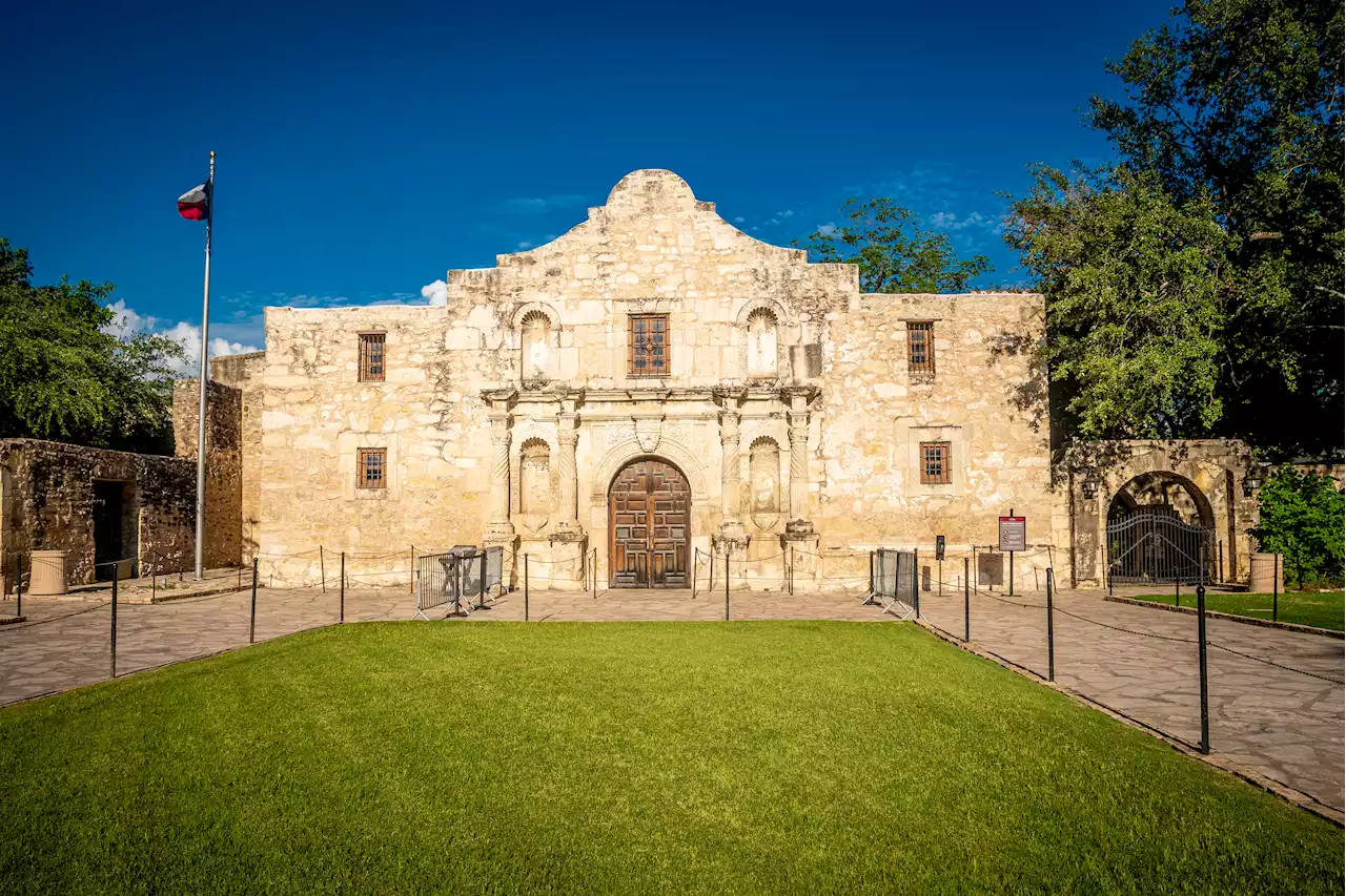 New Statues Unveiled at The Alamo