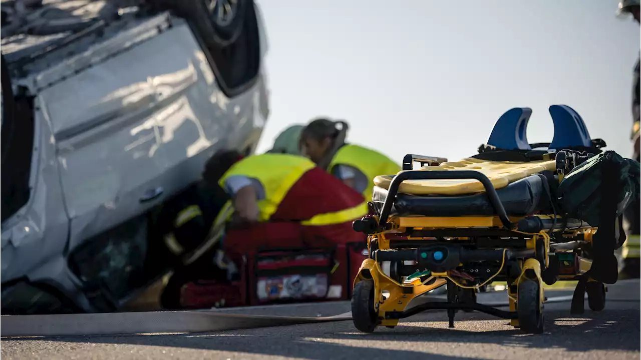 Dad dies after being pinned underneath Jeep with nine-year-old son inside