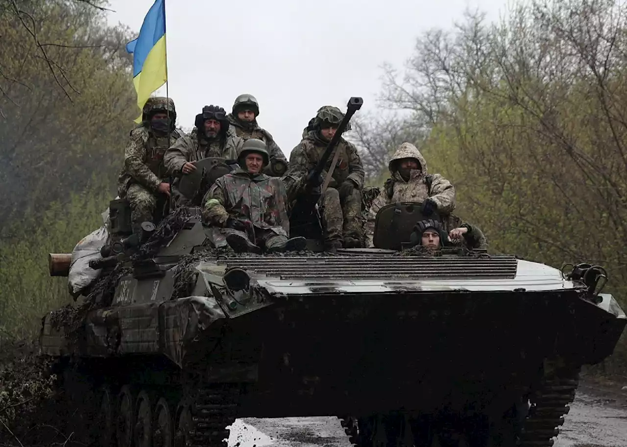 Ukraine soldiers reach Russian border after driving enemy back, video shows