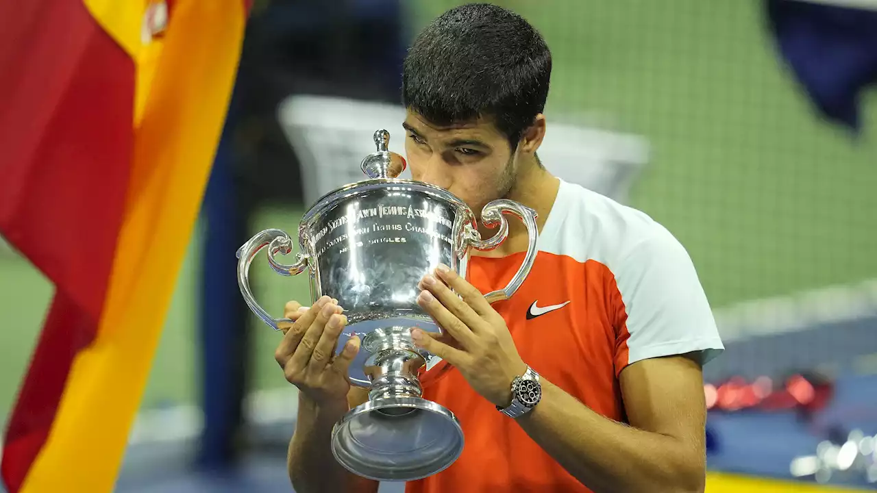 Carlos Alcaraz conquista su primer Grand Slam y logra ser el número uno más joven de la historia