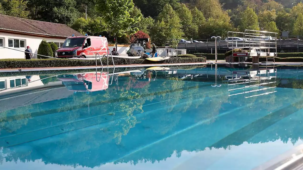 Schwimmbad verschenkt Beckenwasser