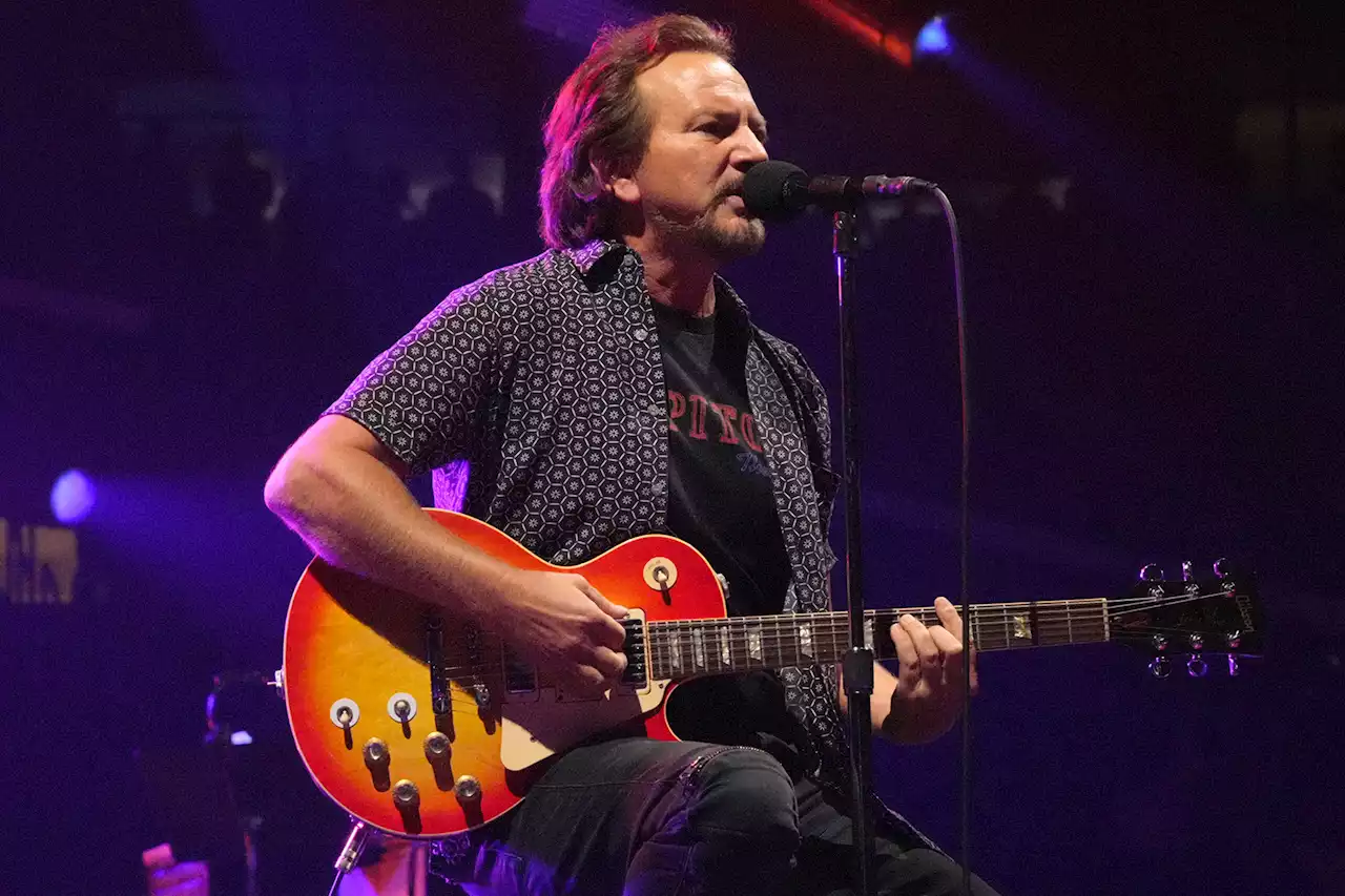 Pearl Jam rocks Apollo show despite technical difficulties