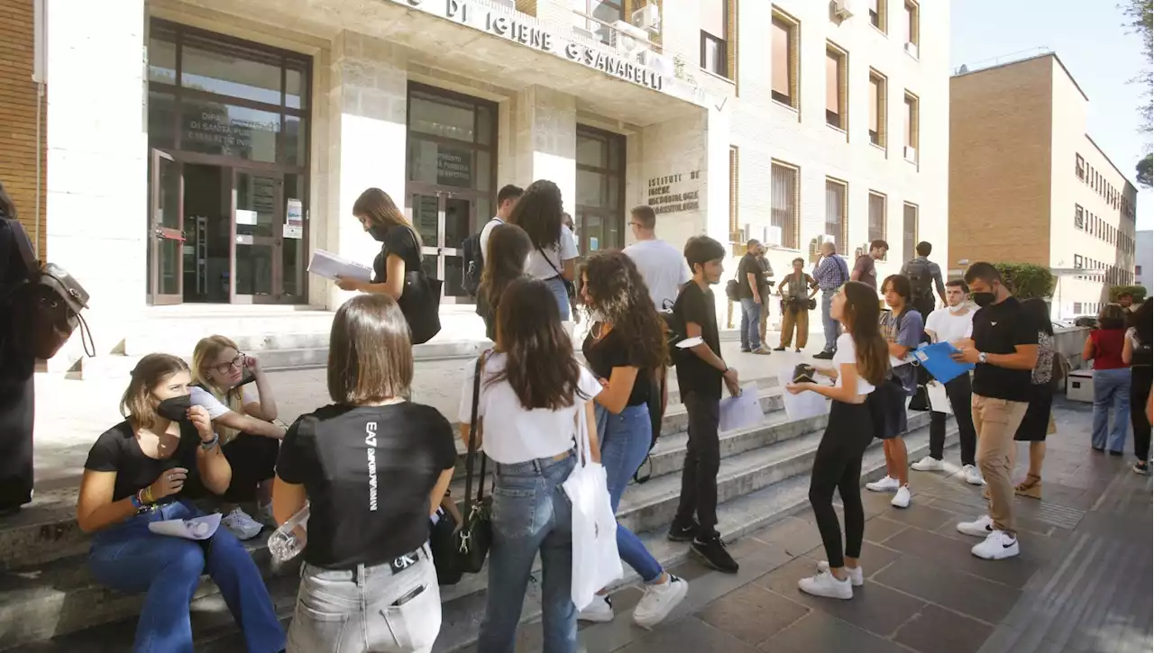 Elezioni politiche 2022, l'allarme dell'Unione universitari: 'Costretti ad astensionismo, studenti fuori sede tagliati fuori'