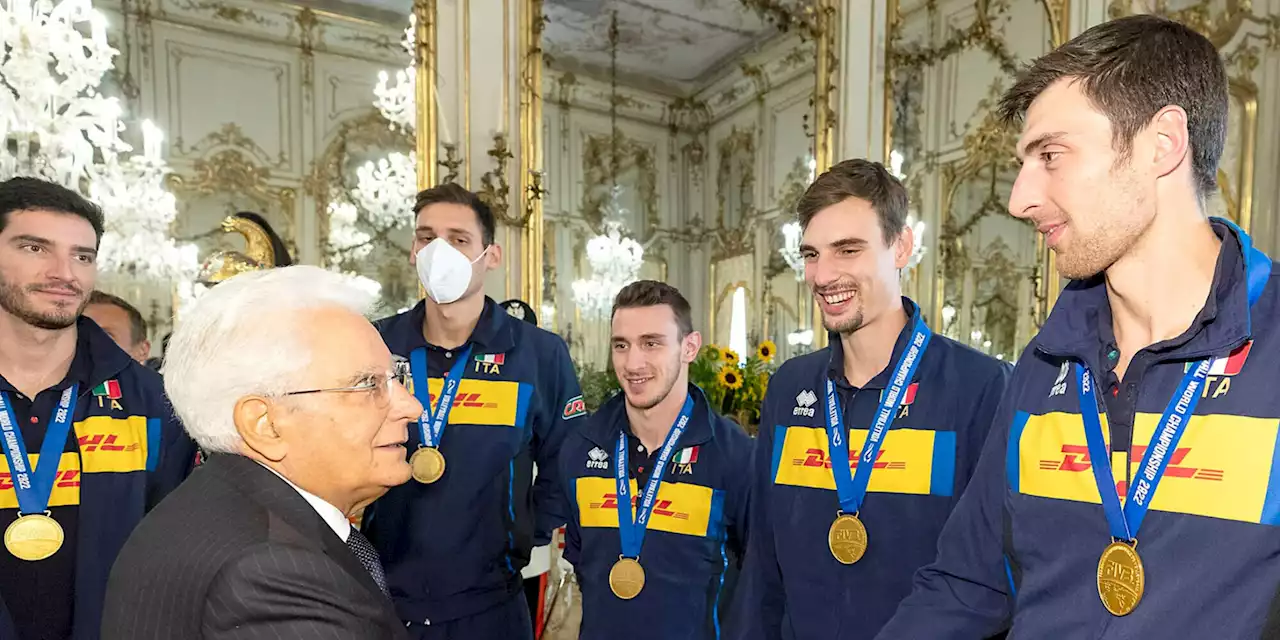 Sergio Mattarella ha ricevuto gli azzurri al Quirinale