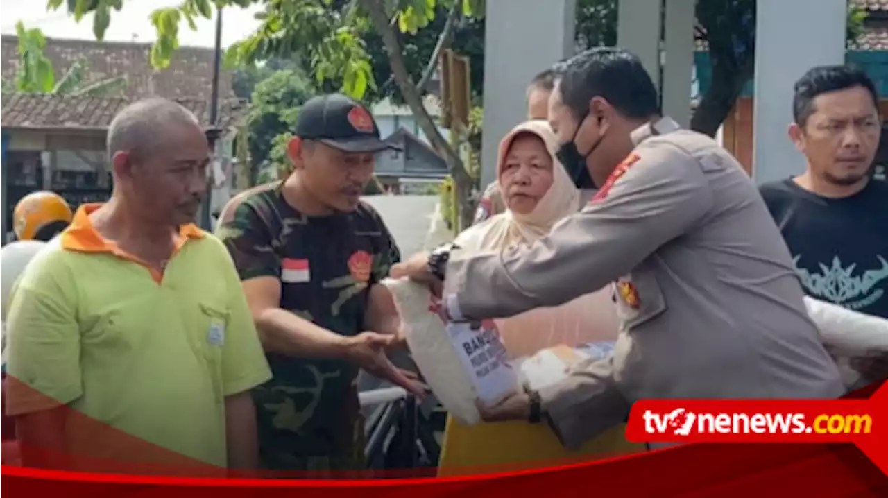 Bantu Masyarakat Terdampak Kenaikan BBM, Polsek Ungaran Salurkan Bantuan Beras Hasil Patungan Anggota