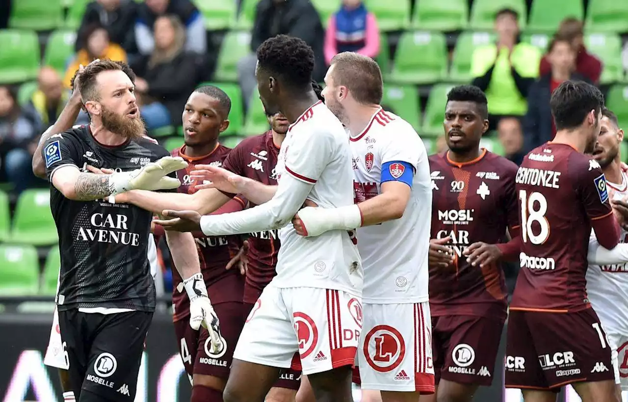 Trois rouges et une interruption… Metz sombre (3-6) face à Guingamp