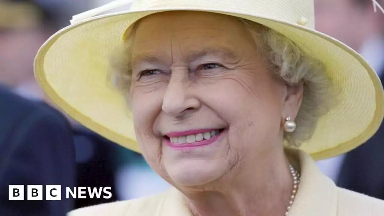 Queen Elizabeth II: Northern Ireland schools 'should close' for funeral