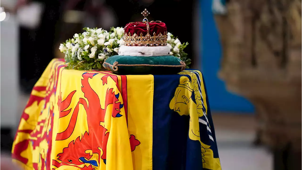 In Pictures: The Queen’s Coffin Lies At Rest In Edinburgh