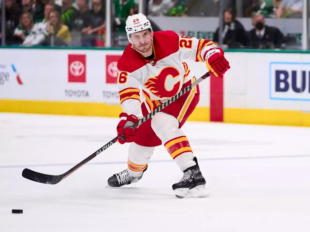 Michael Stone accepts tryout offer from Flames