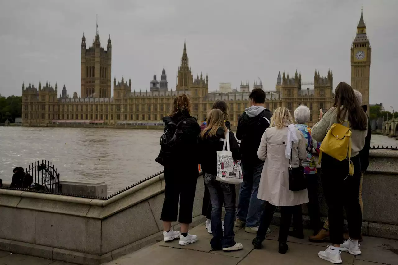 Prime Minister says Monday will be federal holiday to mark Queen's state funeral