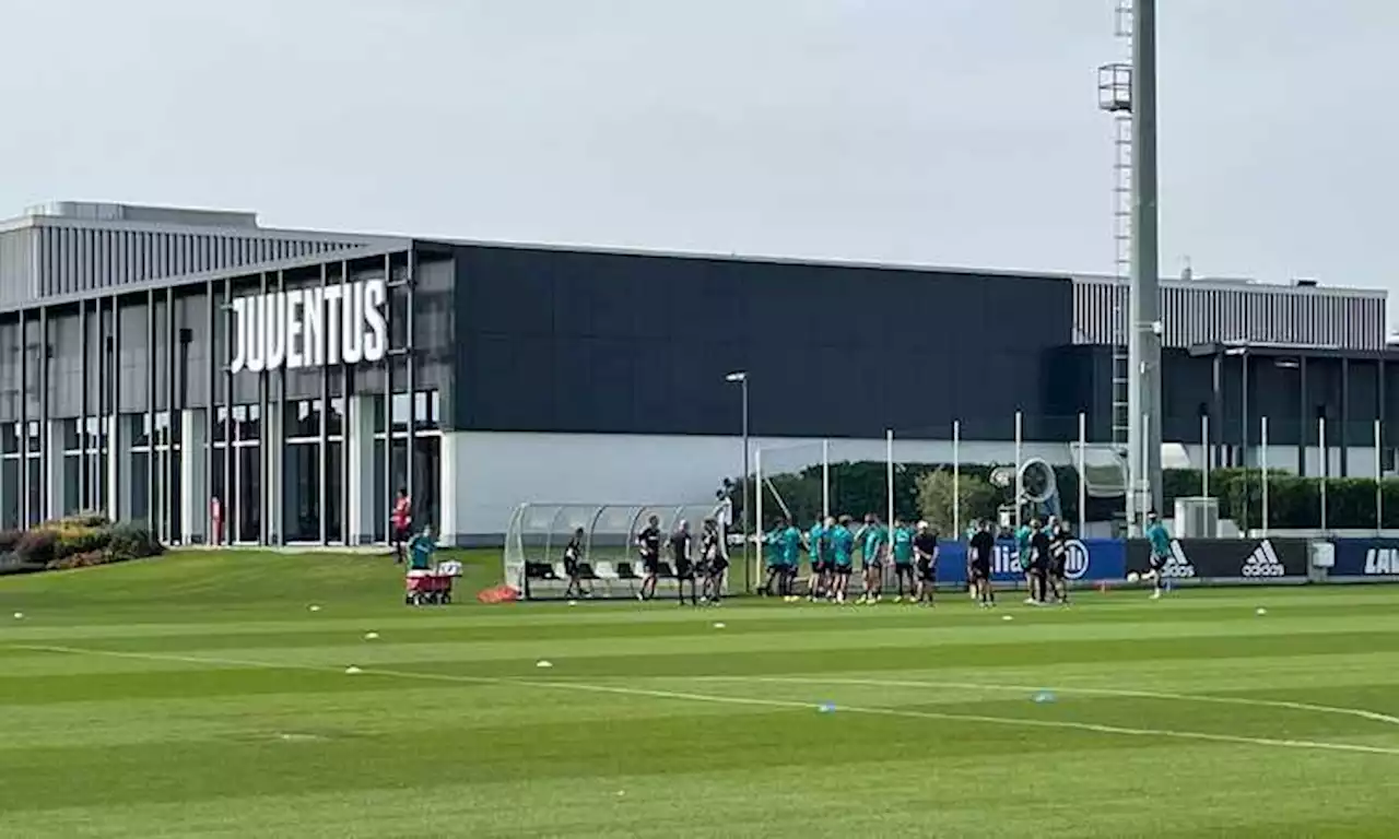 Juve, la squadra si prepara al Benfica: allenamento alla Continassa con Di Maria e tre assenti FOTO e VIDEO