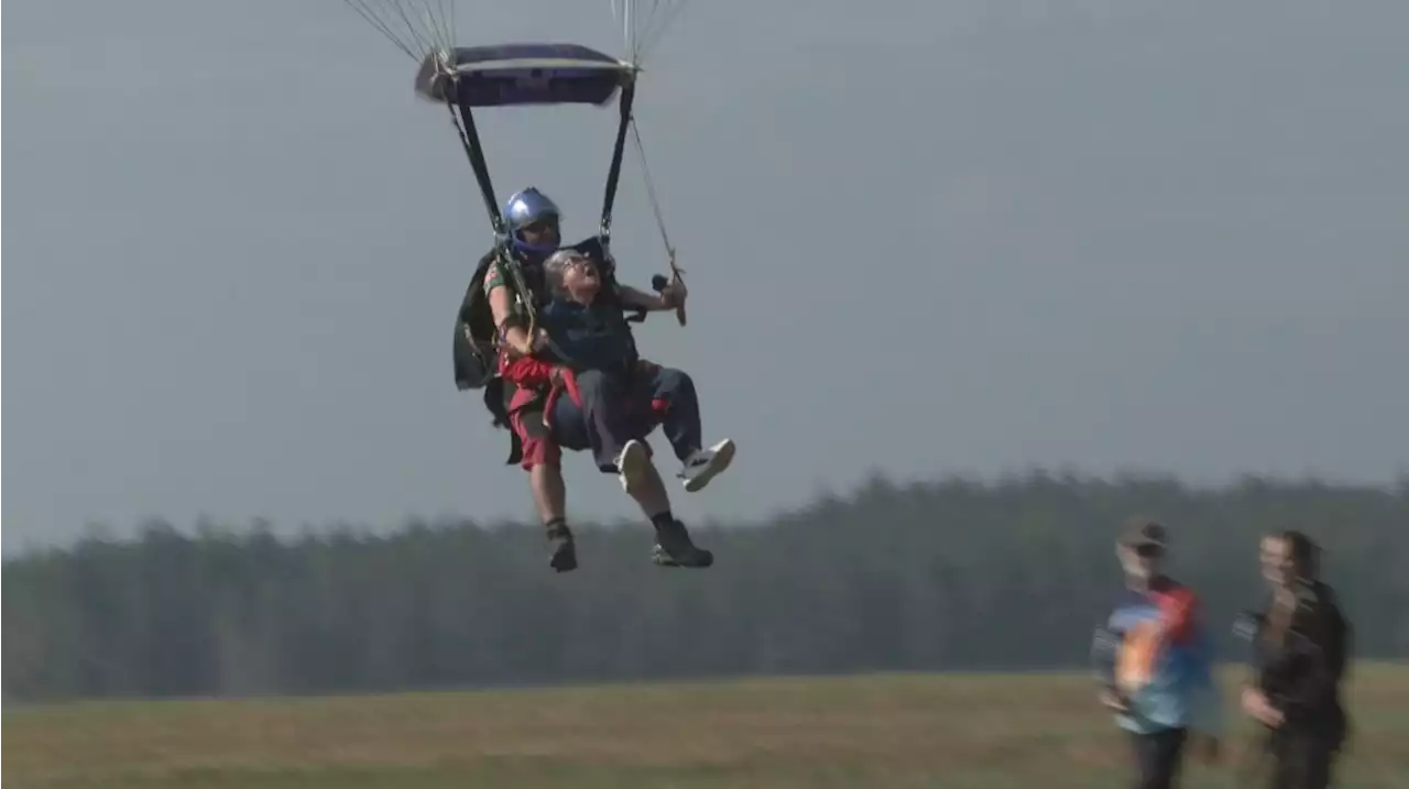 'Not your typical senior's home': Victoria seniors go skydiving in Campbell River