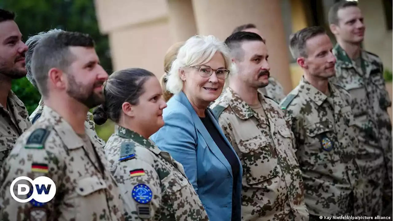 Verteidigungsministerin: Militärische Führungsrolle für Deutschland | DW | 12.09.2022