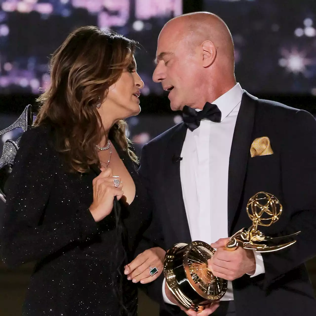 Mariska Hargitay and Christopher Meloni Set Hearts Racing With Near-Kiss on Emmys Stage - E! Online