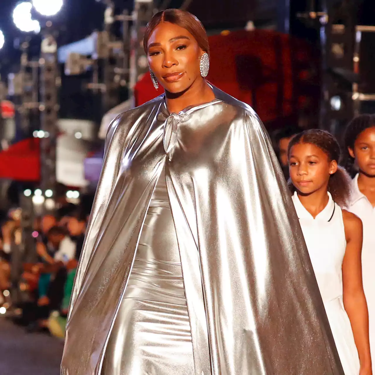 Serena Williams Shuts Down Vogue World Runway in Stunning Silver Look - E! Online