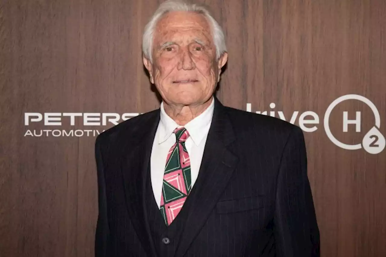 Former James Bond Star George Lazenby Accused Of ‘Homophobic’ Comments, Issues Apology