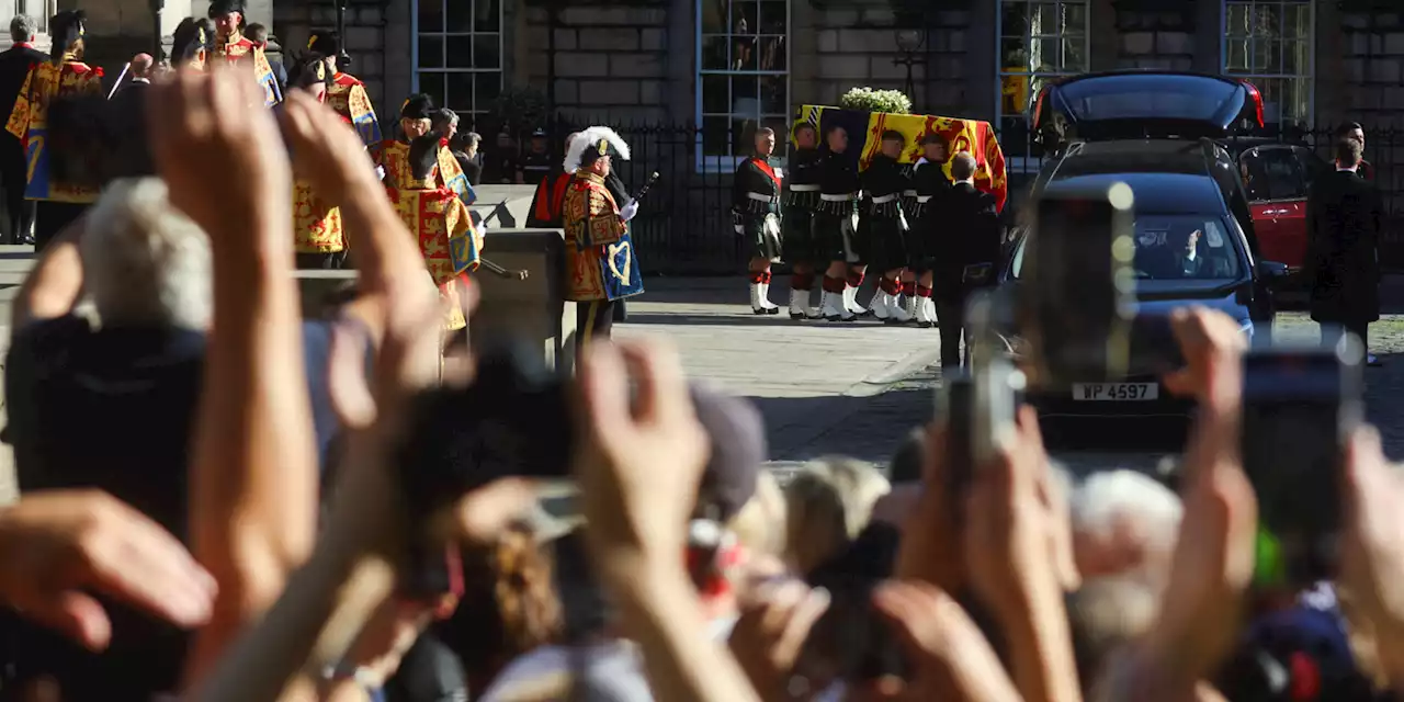 Elizabeth II : à Londres, les préparatifs s'accélèrent pour l'arrivée du cercueil de la reine